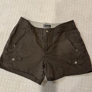Columbia Women's Cargo Shorts in Dark Brown